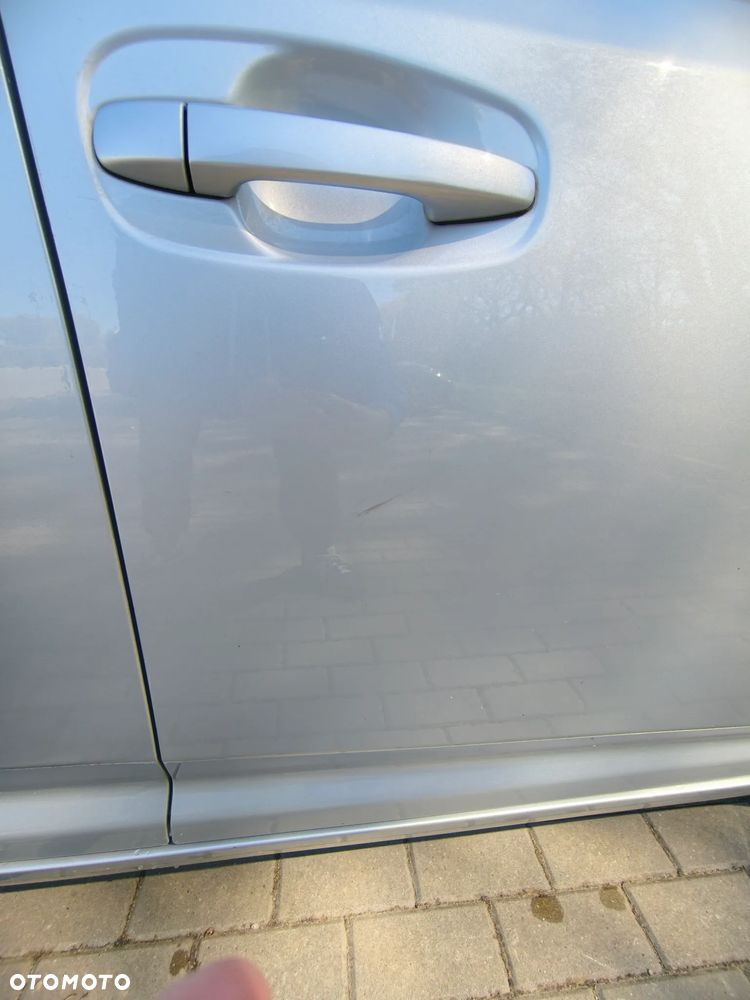 Toyota Avensis 1.8 Active MS - 29