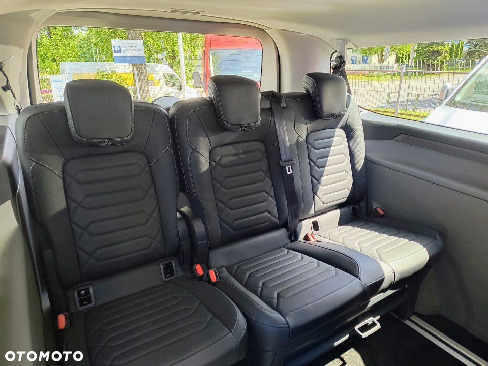 Ford Tourneo Custom - 11