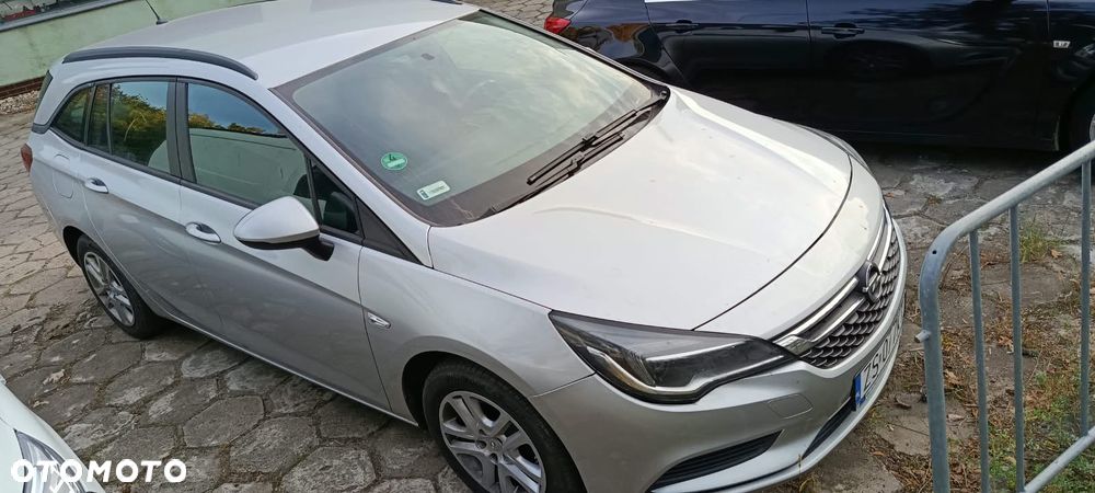 Opel Astra 1.6 CDTI Dynamic - 4