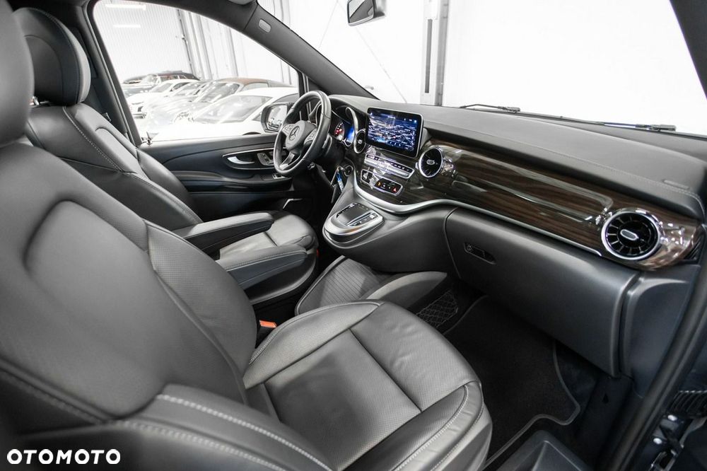 Mercedes-Benz Klasa V 300 d lang 9G-TRONIC Avantgarde - 16