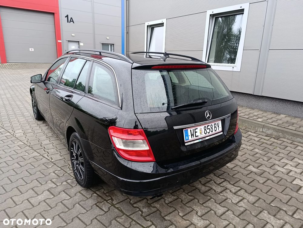 Mercedes-Benz Klasa C 200 CDI DPF (BlueEFFICIENCY) Elegance - 13
