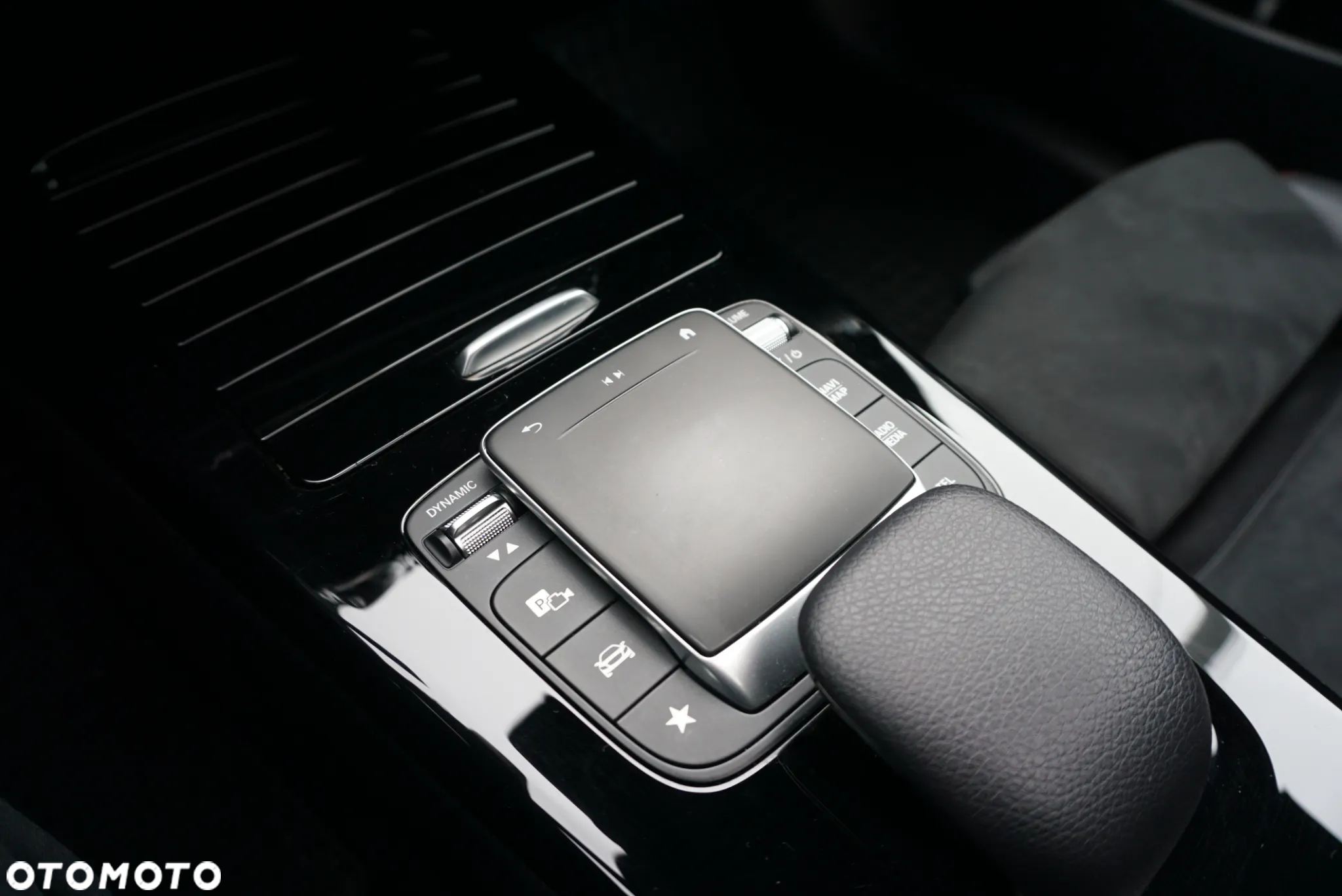Mercedes-Benz CLA 220 d AMG Line 8G-DCT - 27