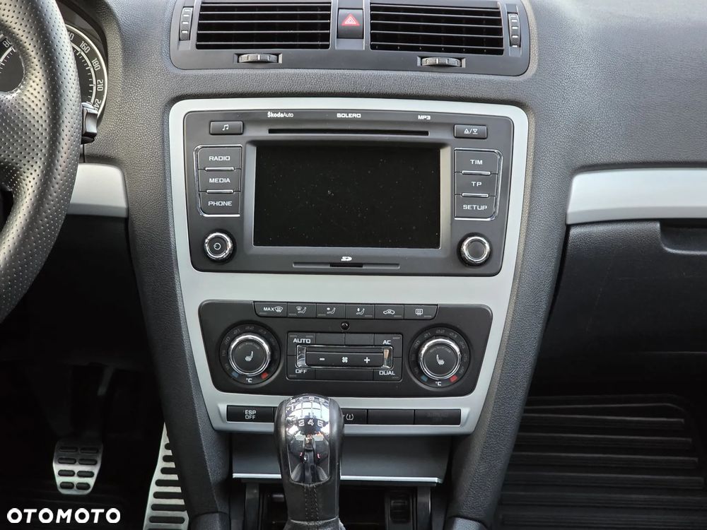 Skoda Octavia 2.0 TDI CR DPF RS - 23