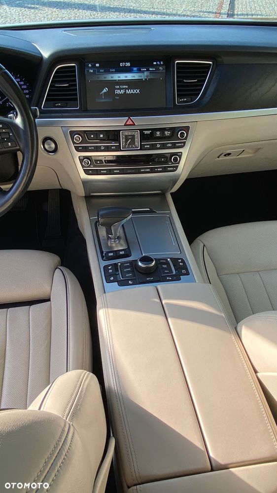 Hyundai Genesis - 22