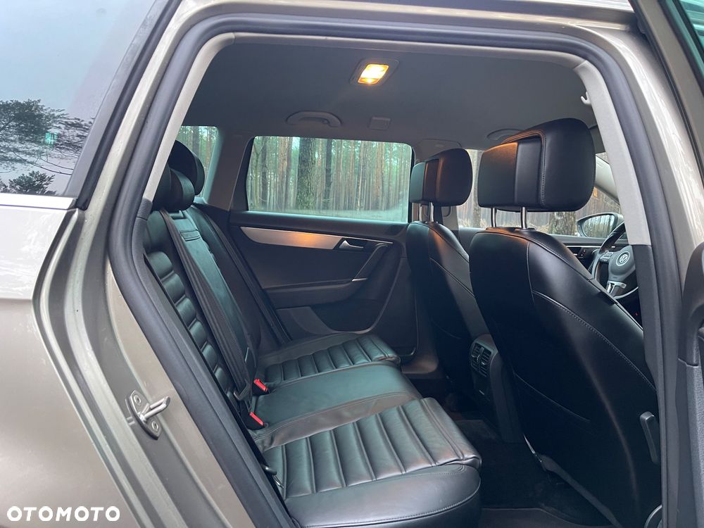 Volkswagen Passat 2.0 TDI DSG BlueMotion Technology Business Edition - 12