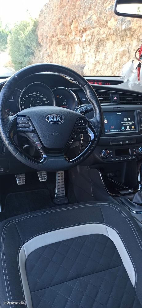 Kia Ceed SW 1.0 T-GDI GT Line - 24