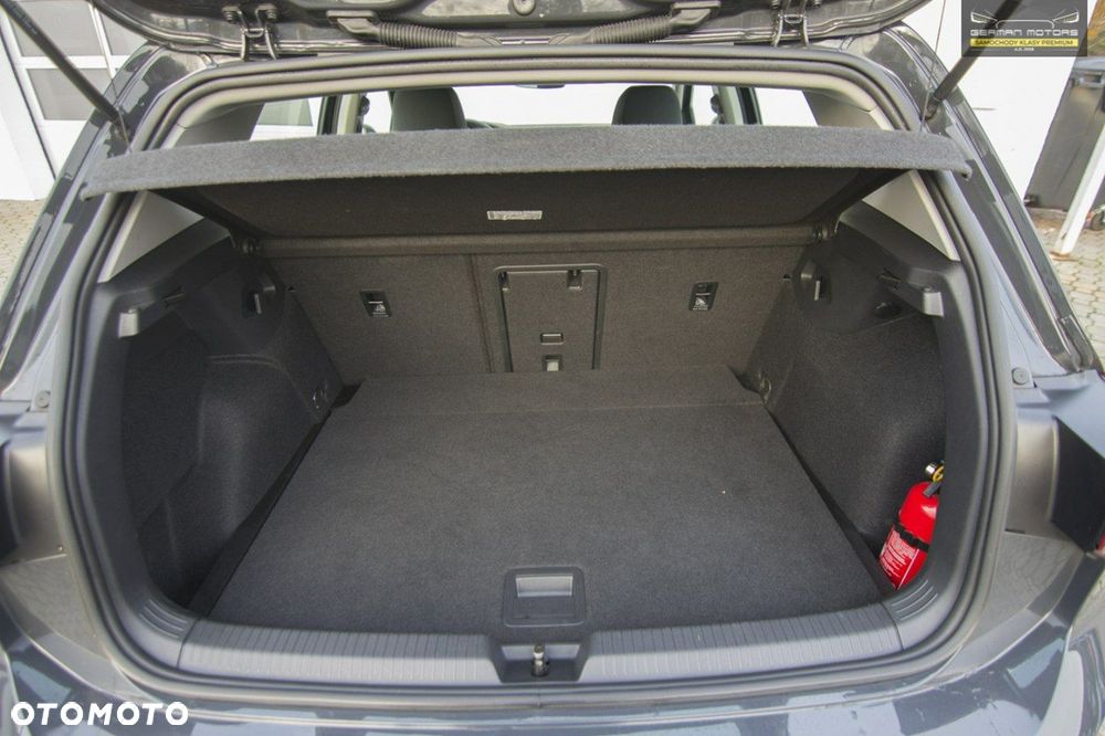 Volkswagen Golf - 28