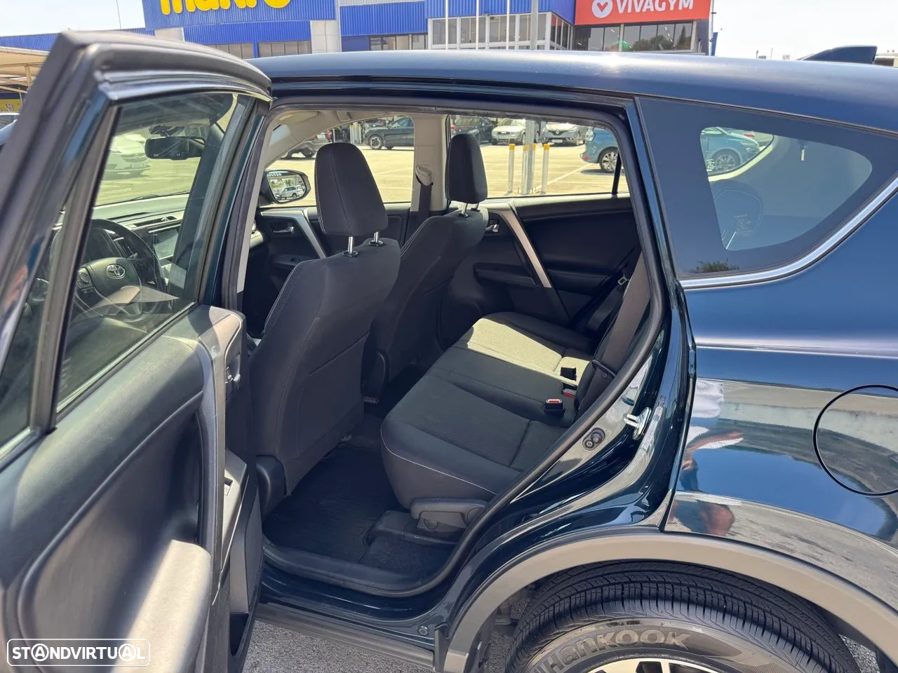 Toyota RAV4 - 12