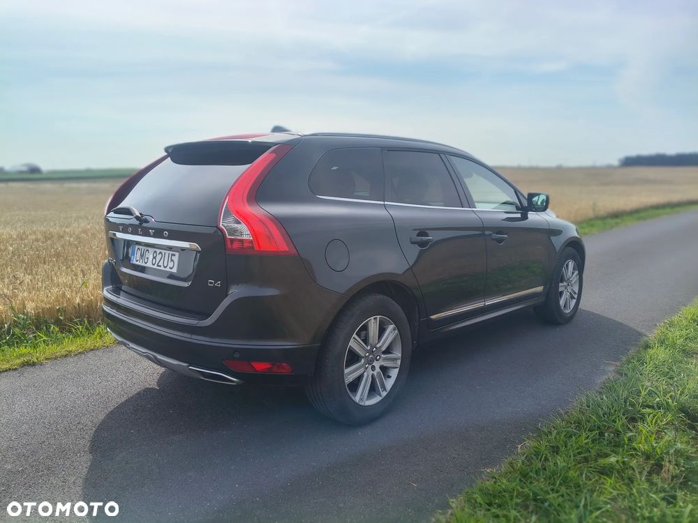 Volvo XC 60 D4 Drive-E R-Design Momentum - 4