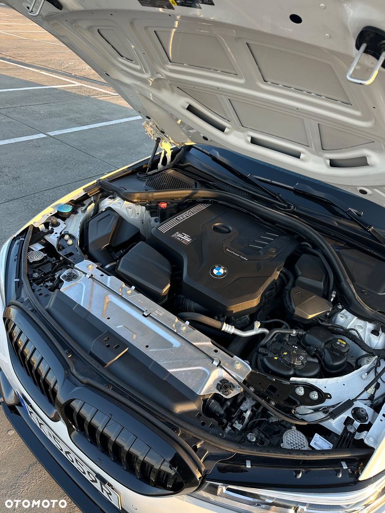 BMW Seria 3 330i xDrive M Sport - 16