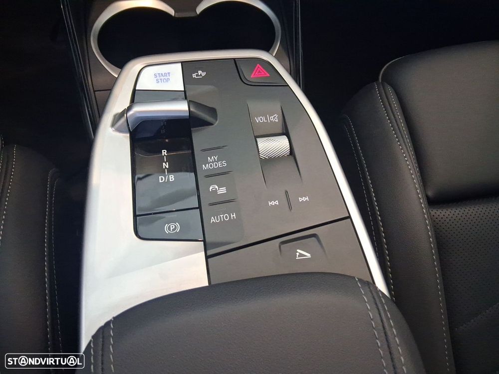BMW iX1 eDrive20 Pack Desportivo M Pro - 12