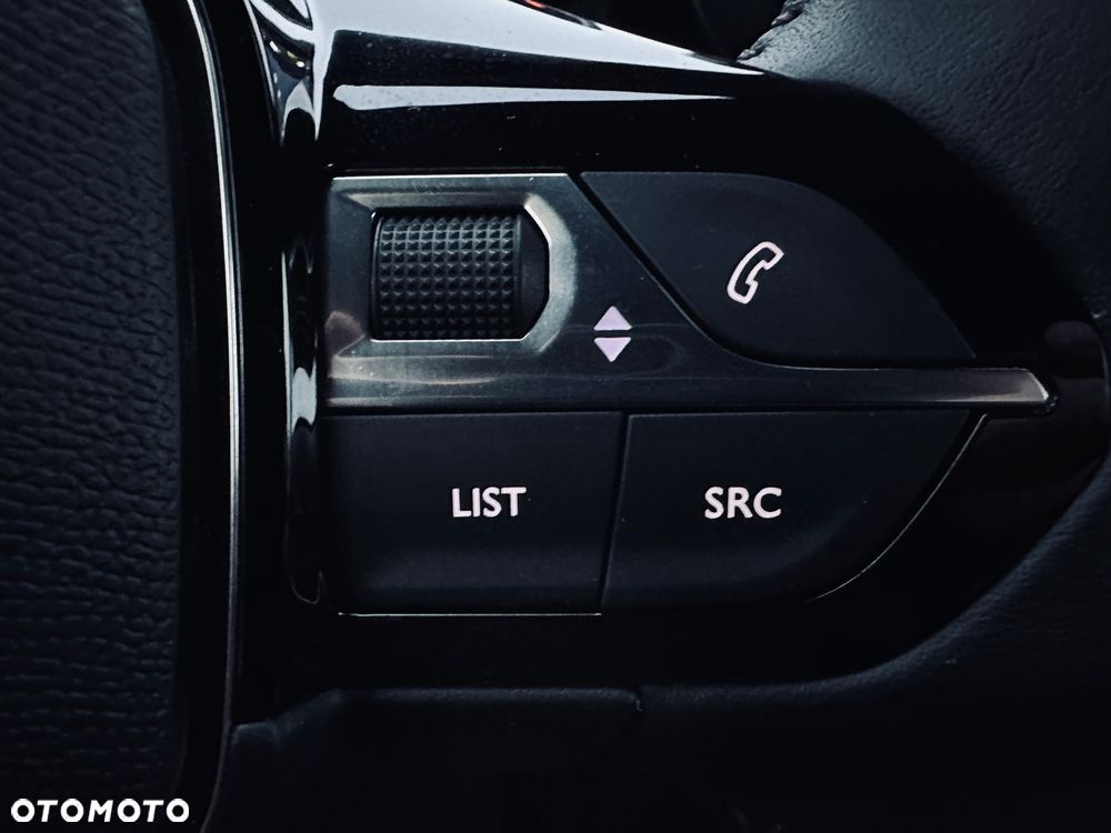 Peugeot 2008 1.2 PureTech Allure Pack S&S - 28