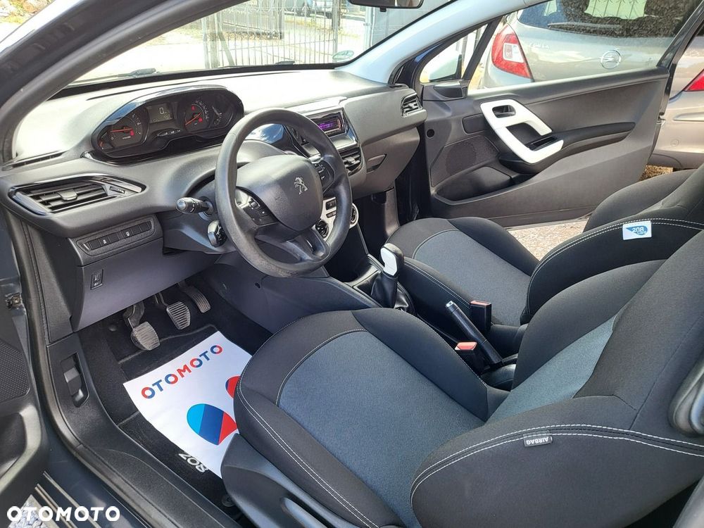 Peugeot 208 - 22