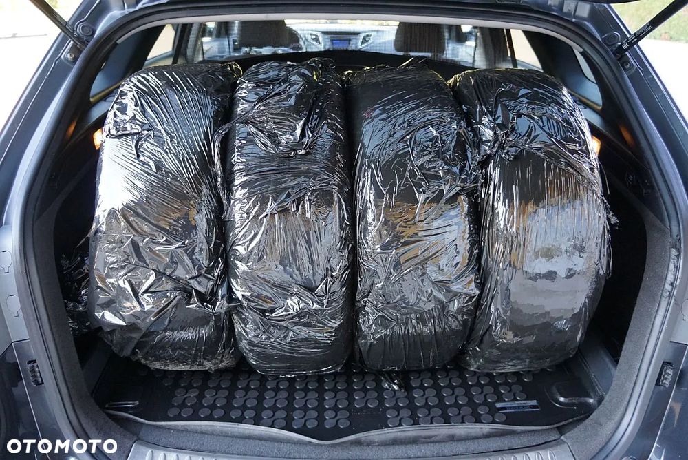 Hyundai i40 i40cw 1.7 CRDi Fifa World Cup Edition - 13