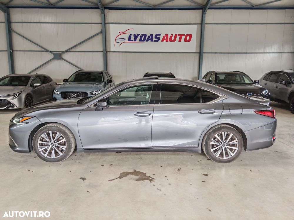 Lexus Seria ES 300h 2.5 TNGA HV 25H- 4X2 CVT Business - 5