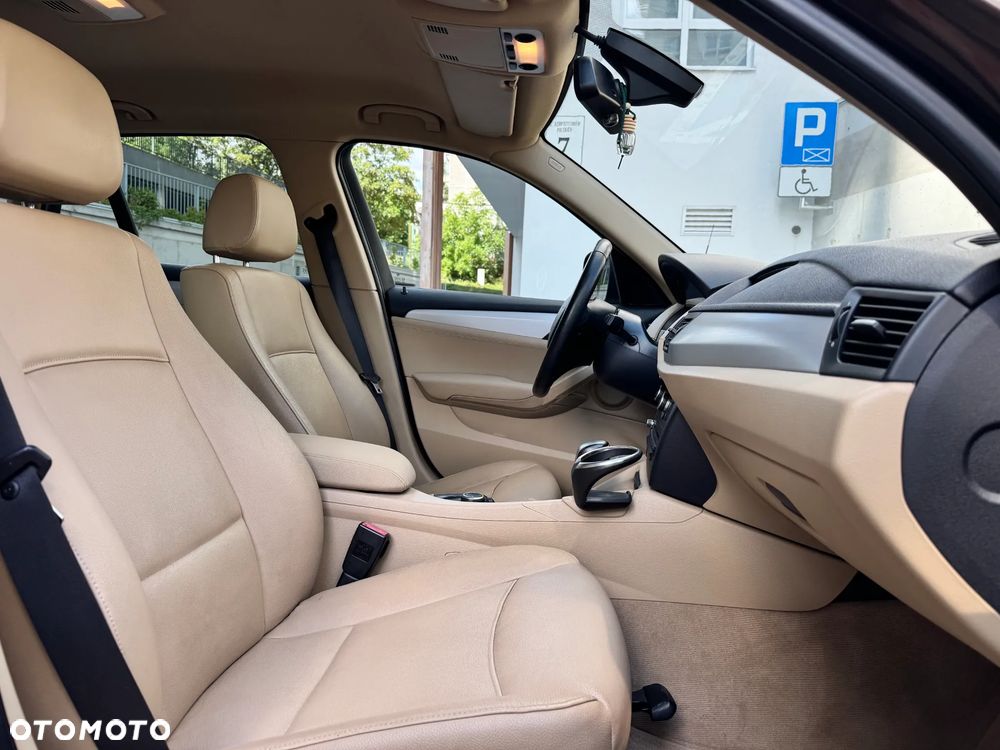 BMW X1 xDrive20d - 13