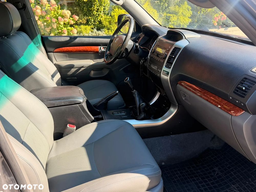 Toyota Land Cruiser - 6