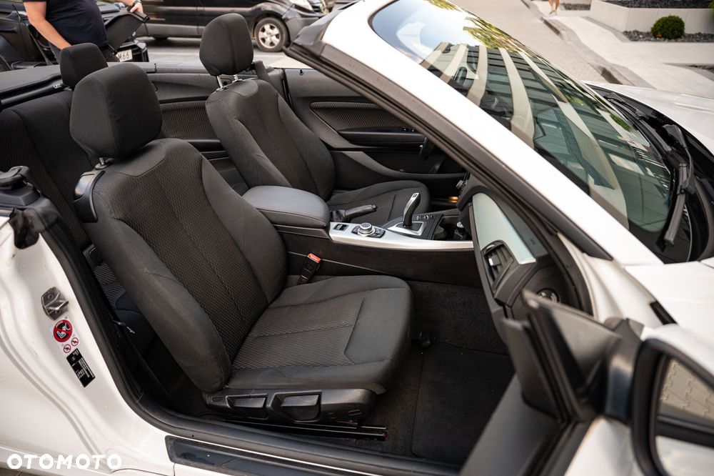BMW Seria 2 218d - 8