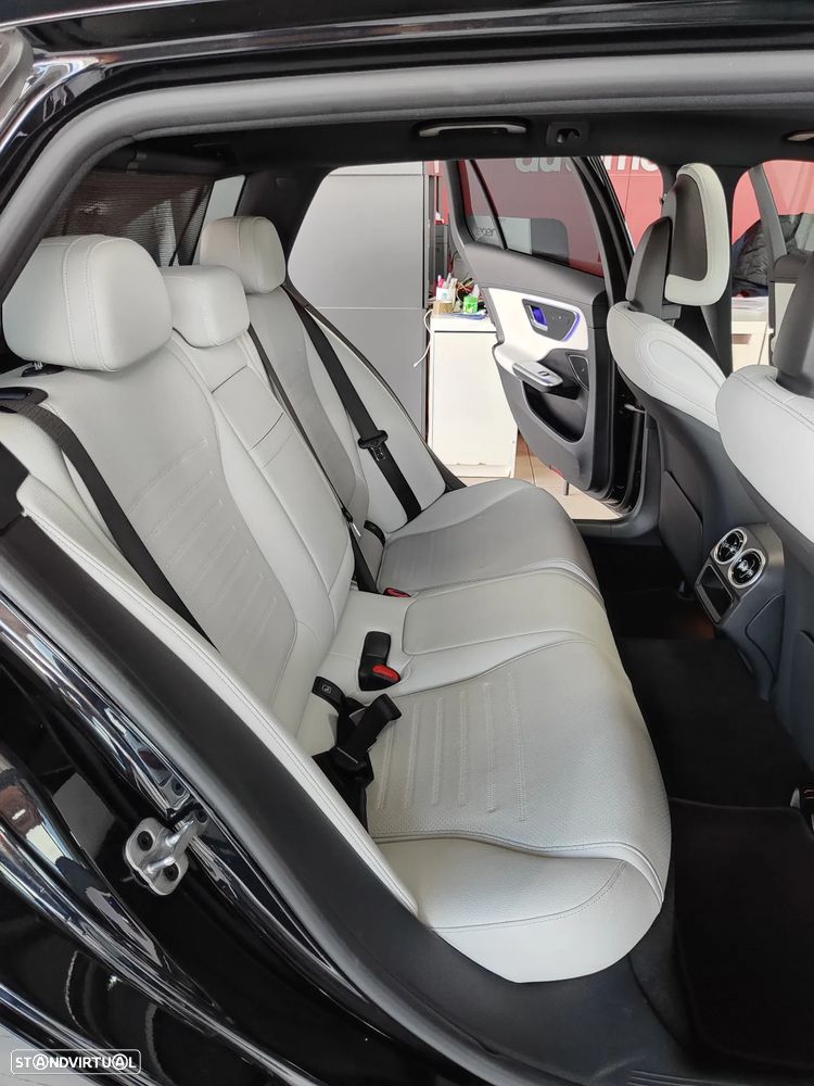Mercedes-Benz C 300 e T 9G-TRONIC AMG Line - 17