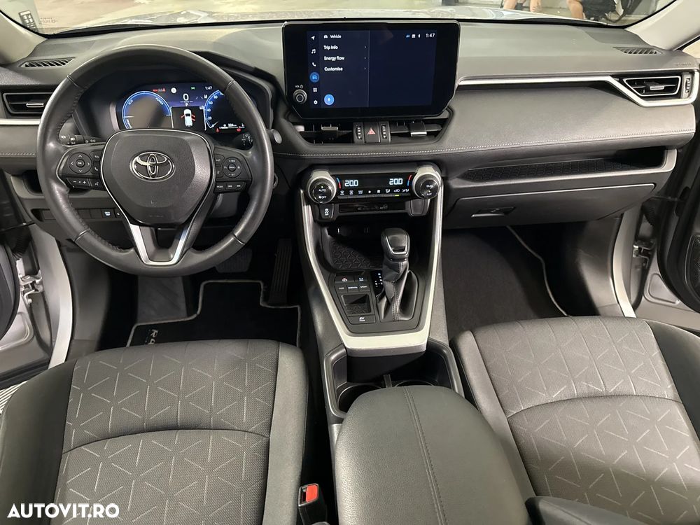 Toyota RAV4 - 10