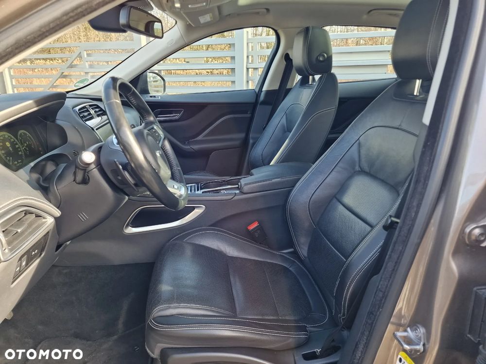Jaguar F-Pace 20d AWD R-Sport - 27