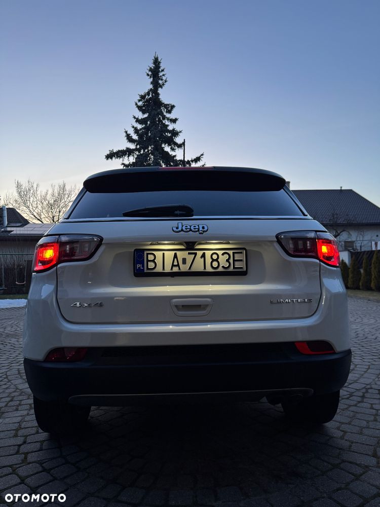 Jeep Compass - 22