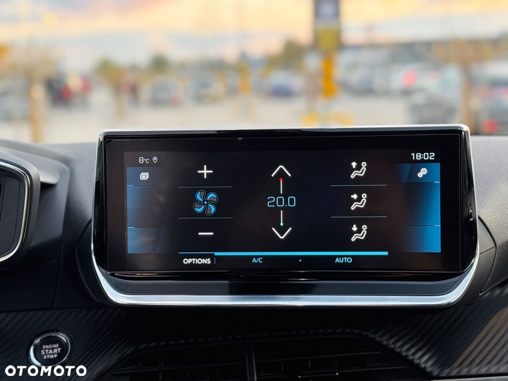 Peugeot 2008 1.2 PureTech Allure S&S EAT8 - 17