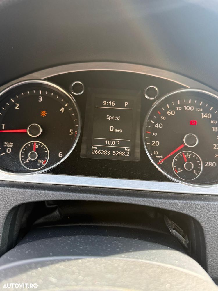 Volkswagen Passat 2.0TDI Trendline DPF DSG - 12