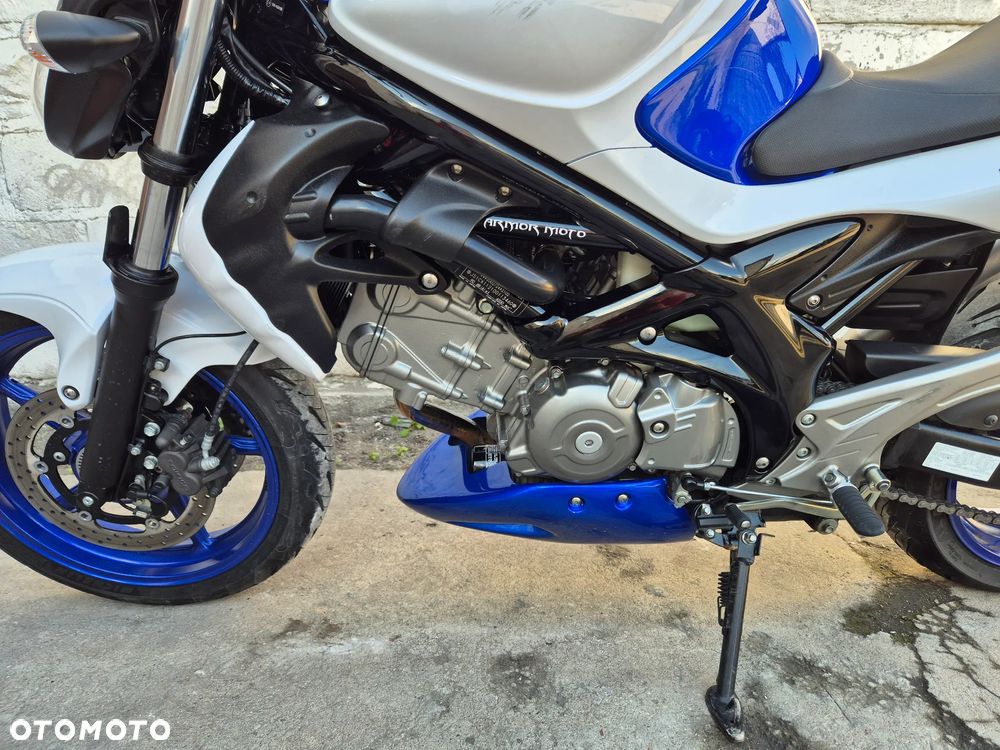 Suzuki Gladius - 15