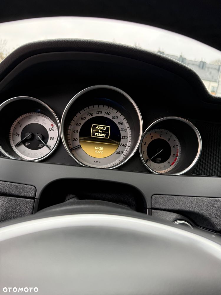 Mercedes-Benz Klasa C 180 BlueEFFICIENCY - 26