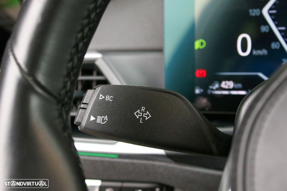 BMW 330 e Pack Desportivo M Auto - 27