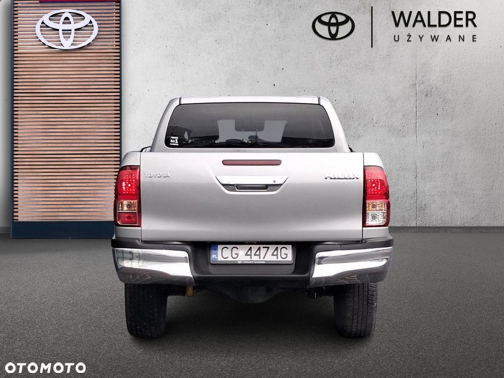 Toyota Hilux 2.4 D-4D Double Cab SR5 4x4 - 5