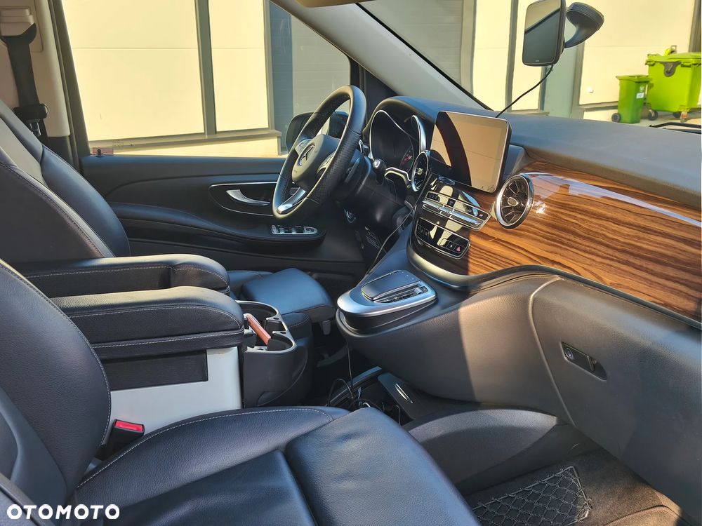 Mercedes-Benz Klasa V - 17