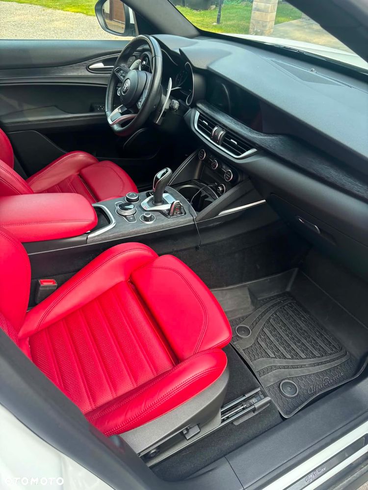 Alfa Romeo Stelvio 2.0 Turbo TI Q4 - 14