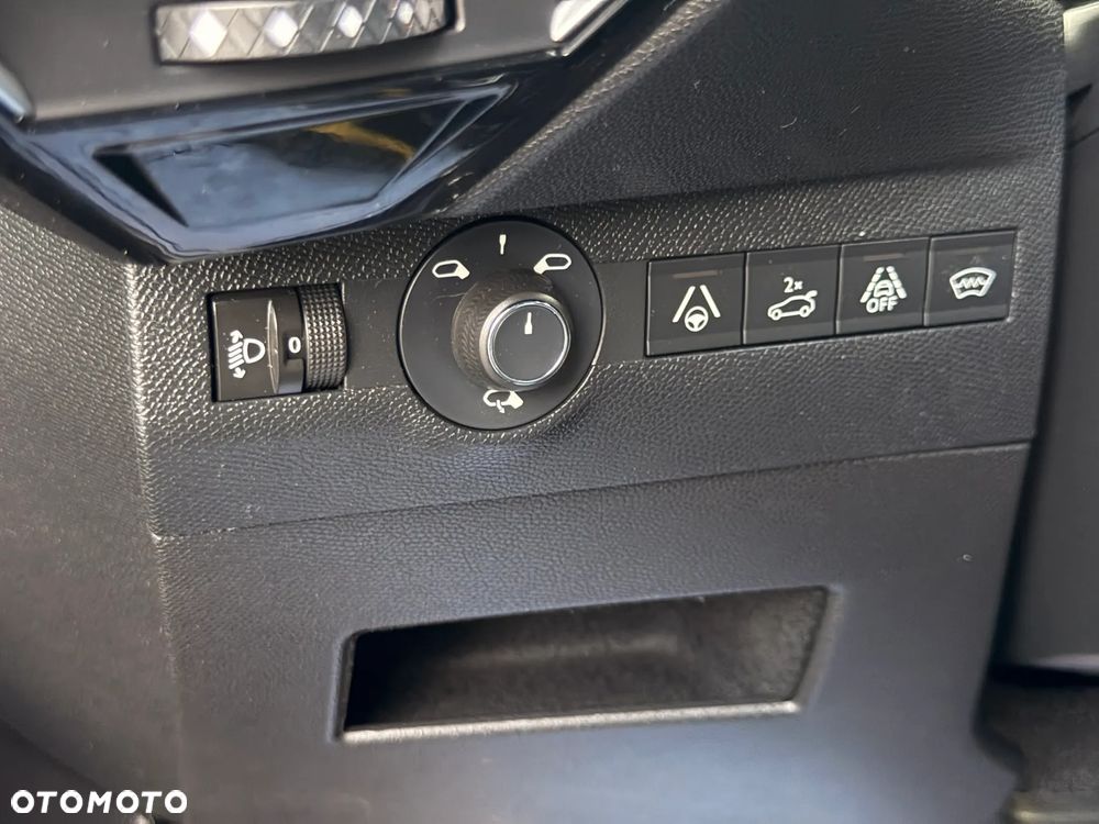 DS Automobiles DS 7 Crossback 2.0 BlueHDi Performance Line + - 18