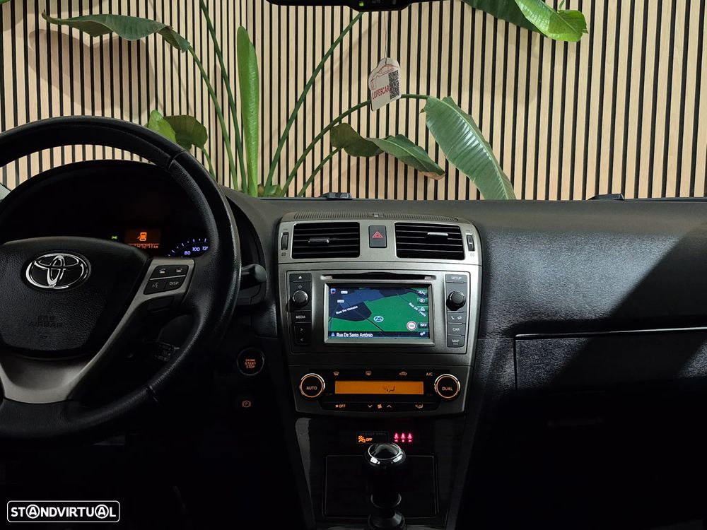 Toyota Avensis SW 2.0 D-4D Exclusive - 9