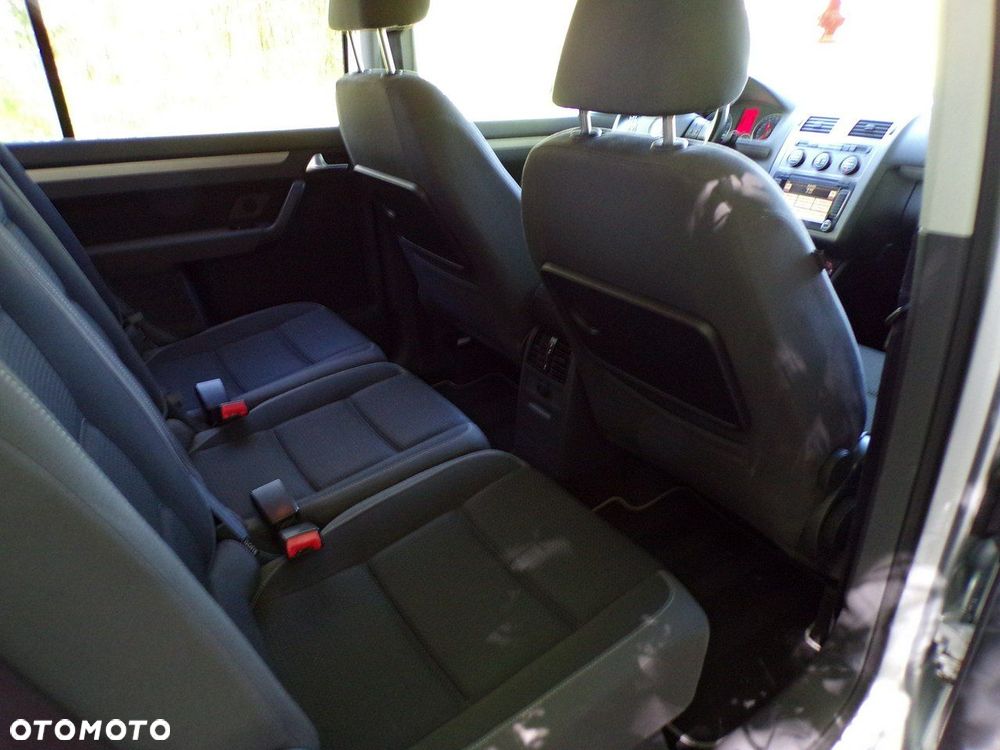 Volkswagen Touran - 29