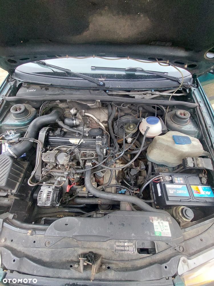 Volkswagen Passat 1.9 TD CL - 15