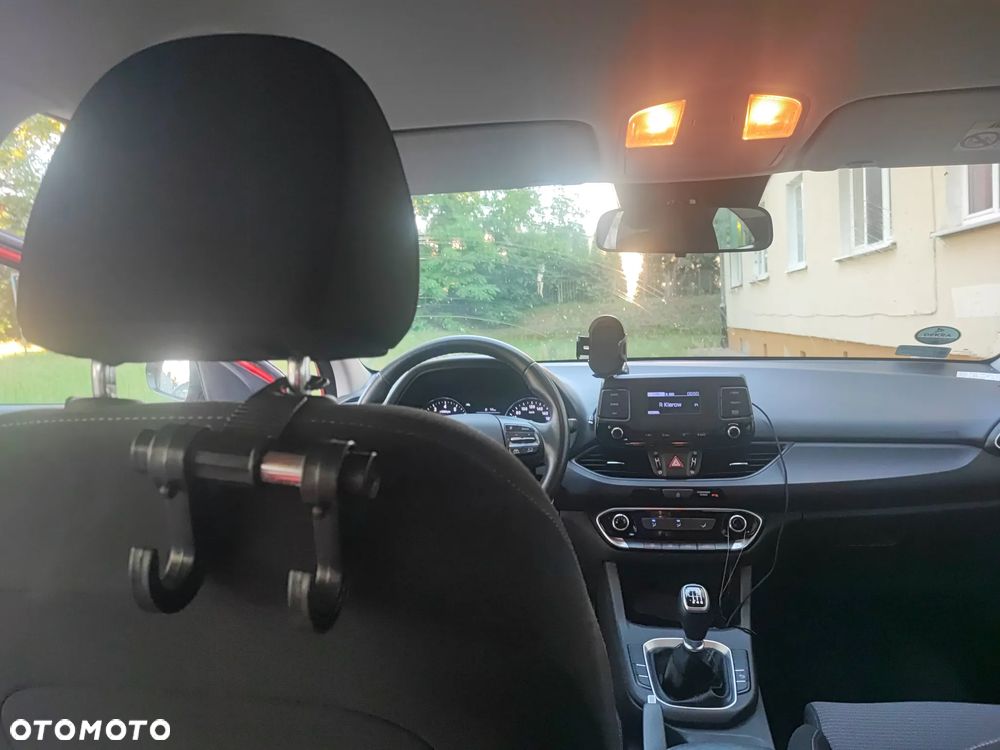 Hyundai i30 1.5 DPI Classic + - 6