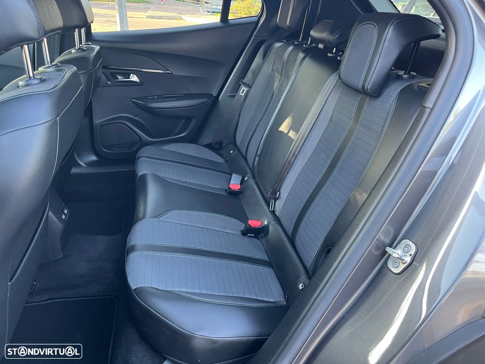Peugeot 2008 1.5 BlueHDi Allure Pack EAT8 - 27