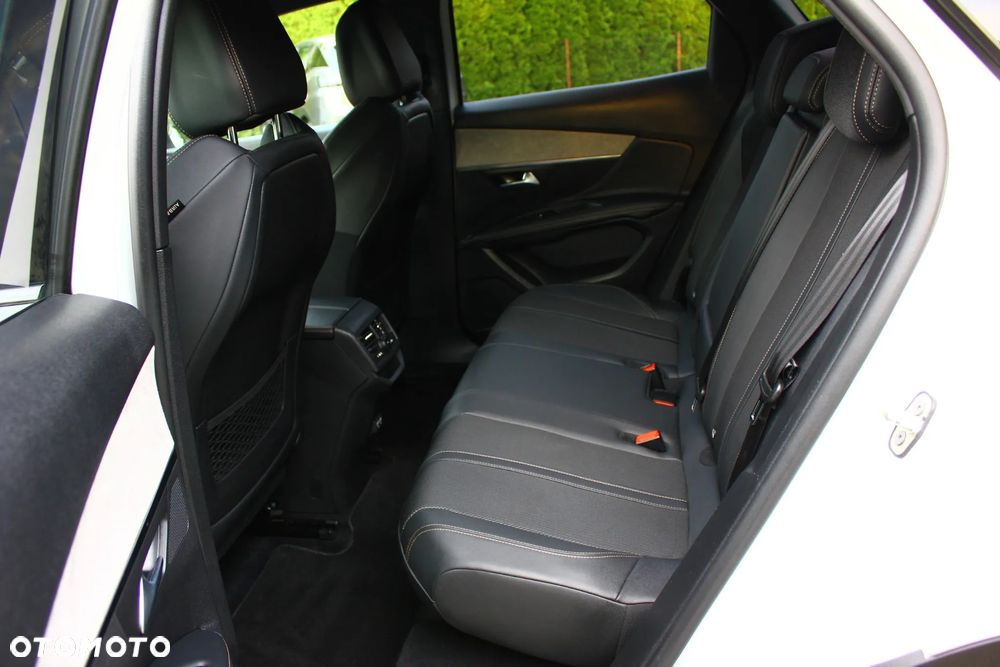 Peugeot 3008 1.5 BlueHDi GT S&S EAT8 - 33