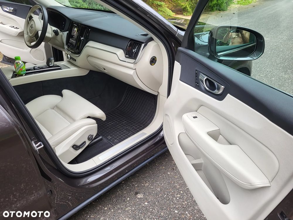 Volvo XC 60 B4 D AWD Plus Bright - 10