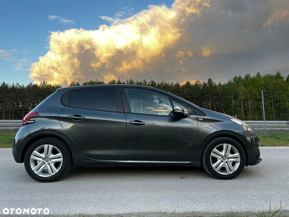 Peugeot 208 PureTech 82 Style - 8