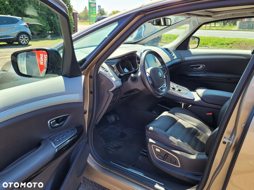 Renault Espace 1.6 dCi Energy Initiale Paris EDC - 10