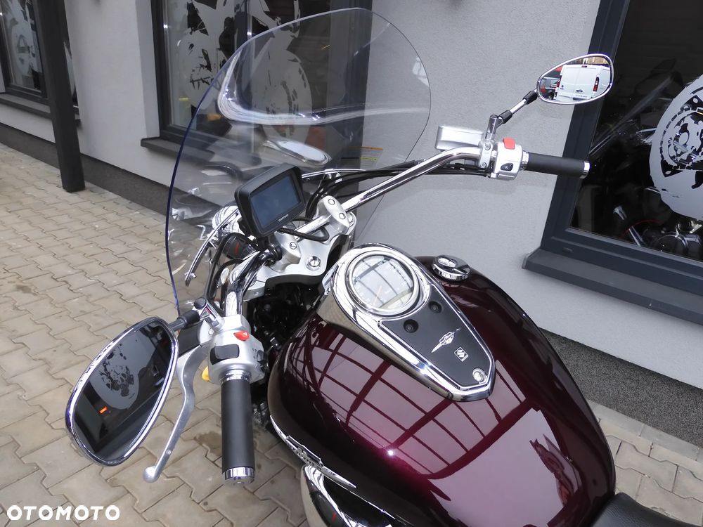 Suzuki Intruder - 23