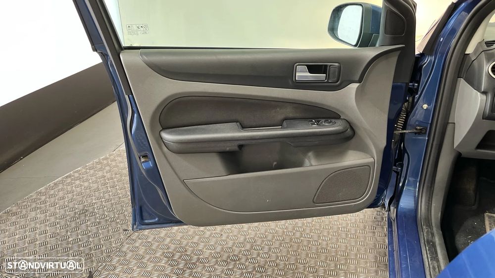 Ford Focus 1.6 TDCi Sport - 12