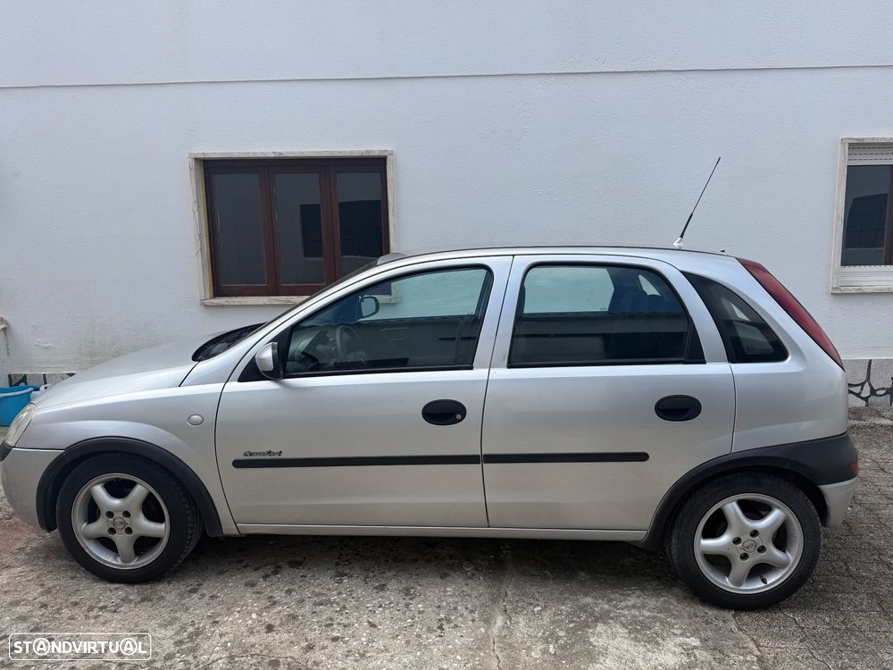 Opel Corsa 1.2 16V City - 9