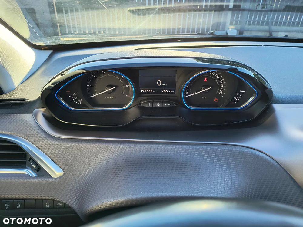 Peugeot 2008 - 17