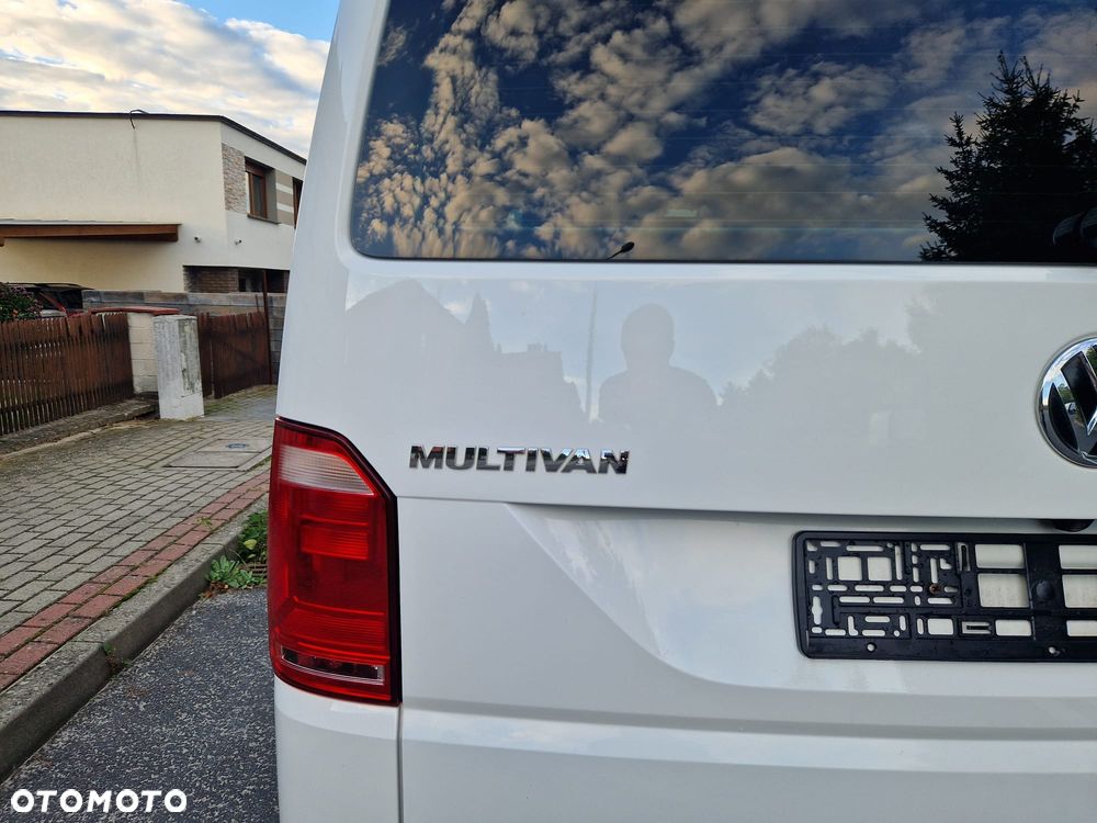 Volkswagen Multivan - 12