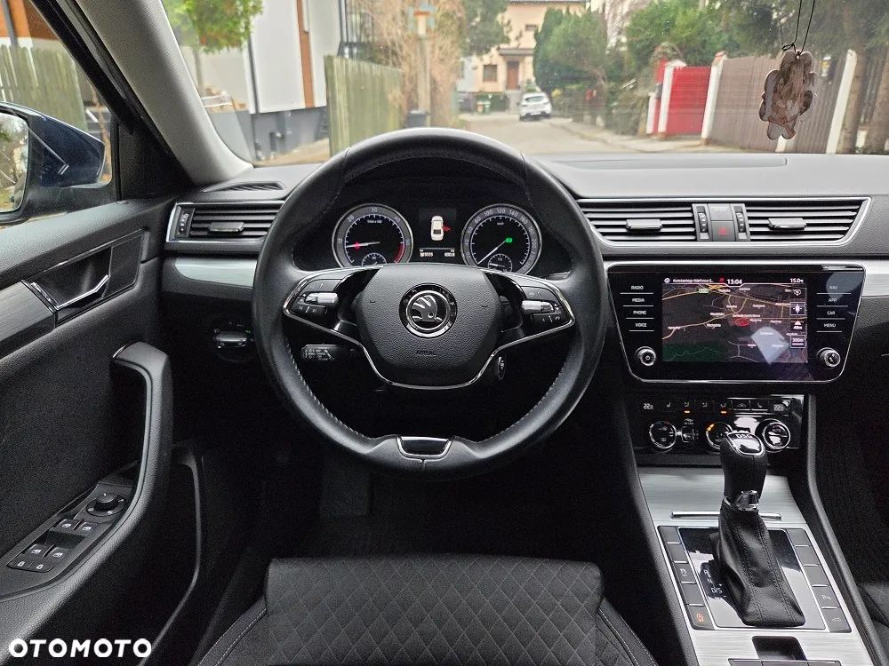 Skoda Superb 2.0 TDI SCR Sportline DSG - 8